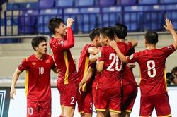 Việt Nam - Malaysia: 2-1: Rượt đuổi nghẹt thở
