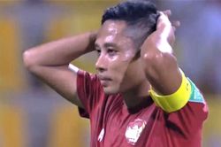 Highlights Indonesia 0-5 UAE: Evan Dimas đá hỏng 11 m