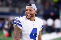 Rời adidas, Dak Prescott ký hợp đồng đắt giá hơn với Jordan