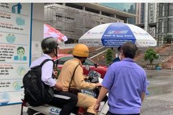 Kỳ thi vào lớp 10 Hà Nội: Thí sinh nhầm địa điểm, được CSGT đưa đến vào 'phút 89'