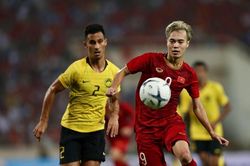 Việt Nam thắng Malaysia 2-1: Văn Hậu mắc sai lầm, Văn Toàn hóa người hùng!