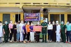 Tiếp nhận nhiều phần quà hỗ trợ tại khu cách ly tập trung