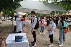 Những thí sinh có hoàn cảnh đặc biệt thi vào lớp 10 và ước mơ cháy bỏng