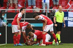Khoảnh khắc tiền vệ Christian Eriksen đột quỵ trên sân