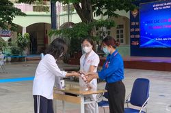 Hà Nội: Thí sinh lớp 10 đến trường thi hai môn cuối, công tác phòng dịch tiếp tục được siết chặt