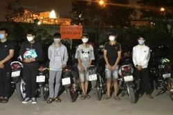 Khống chế 8 đối tượng đua xe trái phép trong đêm