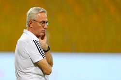 HLV Marwijk sợ học trò chủ quan, mất tập trung khi tái đấu tuyển Việt Nam
