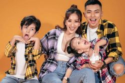 Hai con Khánh Thi - Phan Hiển chuyên nghiệp khi làm mẫu