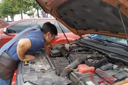 Xe của vợ 3 năm không thay dầu là lỗi người chồng