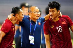 UAE - Việt Nam: Chủ nhà 'soán ngôi'?