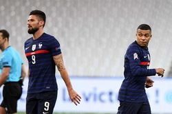 Mbappe lần đầu lên tiếng về căng thẳng với Giroud