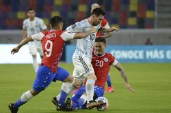 Argentina chia điểm với Chile trong ngày ra quân Copa America 2021