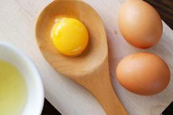 Chỉ cần 1 quả trứng gà da đẹp như em bé