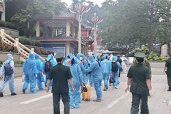 Công An TP.HCM trục xuất 13 người nước ngoài nhập cảnh trái phép