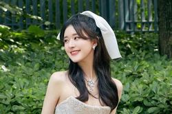 Góc 'ké fame': Triệu Lộ Tư lại 'trượt tay ấn nhầm nút' lạc vào drama người khác?