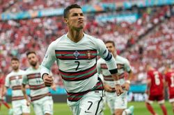 Ronaldo lập một lúc 4 kỷ lục EURO