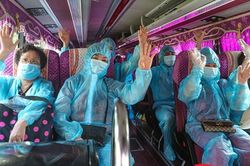 Hà Nội: 90 công dân hết thời gian cách ly tập trung được trở về nhà