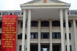 Nữ thẩm phán ở Hải Phòng bị tấn công, ném chất bẩn trên đường đi làm