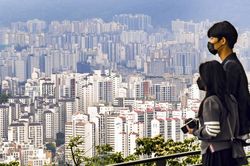 Tiết kiệm tiền 30 năm, không ăn tiêu mới mua được nhà Seoul