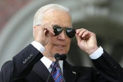 Hai ông Putin - Biden tặng nhau quà gì ở hội nghị thượng đỉnh?