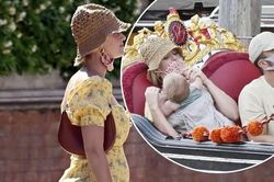 Katy Perry bị tốc váy lộ vòng ba trên phố, được so sánh với Marilyn Monroe