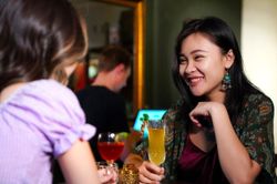 Cocktail đóng chai mang về, phục vụ khách chill tại nhà