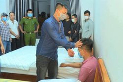Khởi tố nhóm dọa giết người, lấy thận đem bán