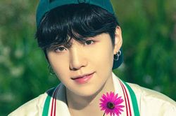 Suga BTS từng đau khổ vì một cô gái, tiết lộ mẫu bạn gái lý tưởng