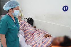 Cứu sống bệnh nhân nguy kịch sau va chạm với ô-tô