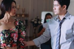 Gặp vợ cũ, chồng 'lờ đi', sau đó điếng người trước màn 'chạm trán'