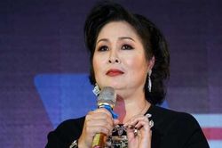Thần tượng sụp đổ