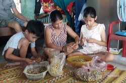 Cha viêm màng não, mẹ bệnh tim sợ tương lai con thơ thất học