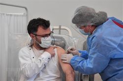 EU kêu gọi sử dụng tất cả các loại vaccine COVID-19 hiện có