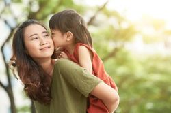 Mẹ nuôi yêu quý
