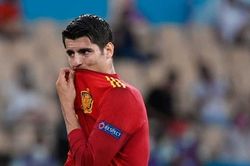 Bị chê đá dở, Morata đáp trả antifan trước trận đấu của Tây Ban Nha
