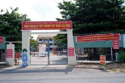 Lén trốn trong ghe về thăm vợ, người đàn ông dương tính SARS-CoV-2 liên lụy nhiều người