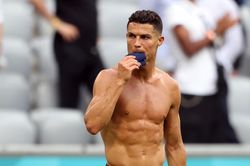 Cơ bụng 6 múi của Ronaldo