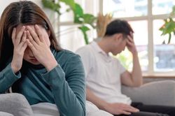 Muốn ly hôn với người chồng chỉ biết 'nói cho sướng mồm'