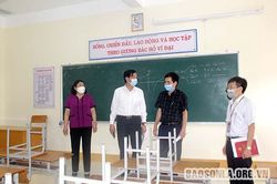 Đồng chí Phó Chủ tịch Thường trực UBND tỉnh kiểm tra công tác chuẩn bị Kỳ thi tốt nghiệp THPT tại Thành phố