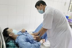 Vì sao bị 'gãy kiếm' khi chiến đấu?