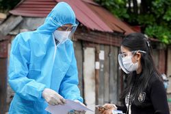 Thầy bói qua đời vì mắc Covid-19, Campuchia truy vết người tiếp xúc