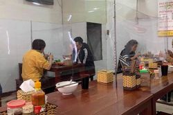 Từ 0h ngày 22/6, Hà Nội cho phép mở cửa trở lại dịch vụ ăn uống, cắt tóc gội đầu