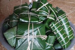 Bánh chưng nhân cá suối độc nhất vô nhị ở xứ Thanh
