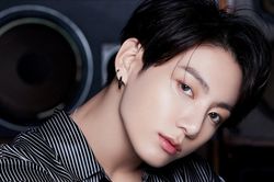 Jung Kook (BTS) chia sẻ về hình mẫu bạn gái