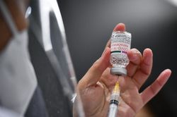 Một người ở Hà Nội tử vong sau khi tiêm vaccine Covid-19