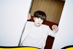 BTS lập kỷ lục siêu khó, Suga xứng đáng là 'nhà tiên tri' đại tài