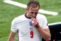 Giải mã sự sa sút của Harry Kane, và tại sao Anh nên thay đổi?