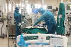 Nữ công nhân tổn thương phổi nghiêm trọng, lọc máu 6 lần thoát chết COVID-19 hi hữu