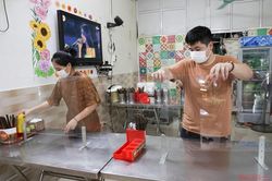 Nới lỏng nhưng không buông lỏng
