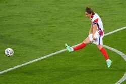 Kết quả EURO 2020: Luka Modric ghi siêu phẩm đưa Croatia vào vòng 1/8